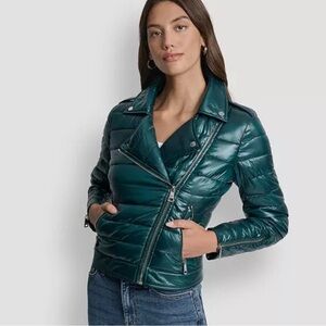 DKNY Jeans
Women's Lightweight Zip-Front Puffer Jacket metallic cool pine